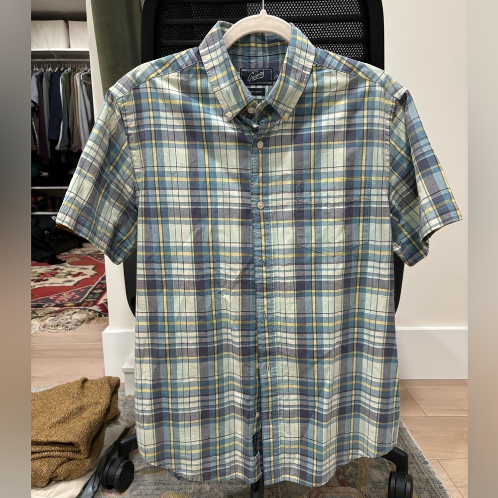Grayers Plaid Short Sleeve Shirt - Medium